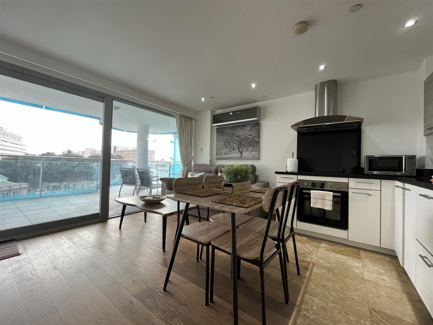 Image of Apartment - 2 Bedrooms - 1 Bathrooms for Rental in Grand Ocean Plaza-Gibraltar, Image 2